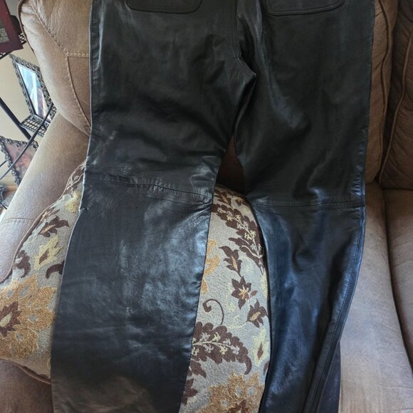 Black leather pants front and back pocket Size 8 stretch waistband - Picture 4 of 5
